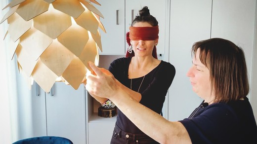 Bild von Bigna Silberschmidt versucht die Realität von blinden Menschen zu verstehen