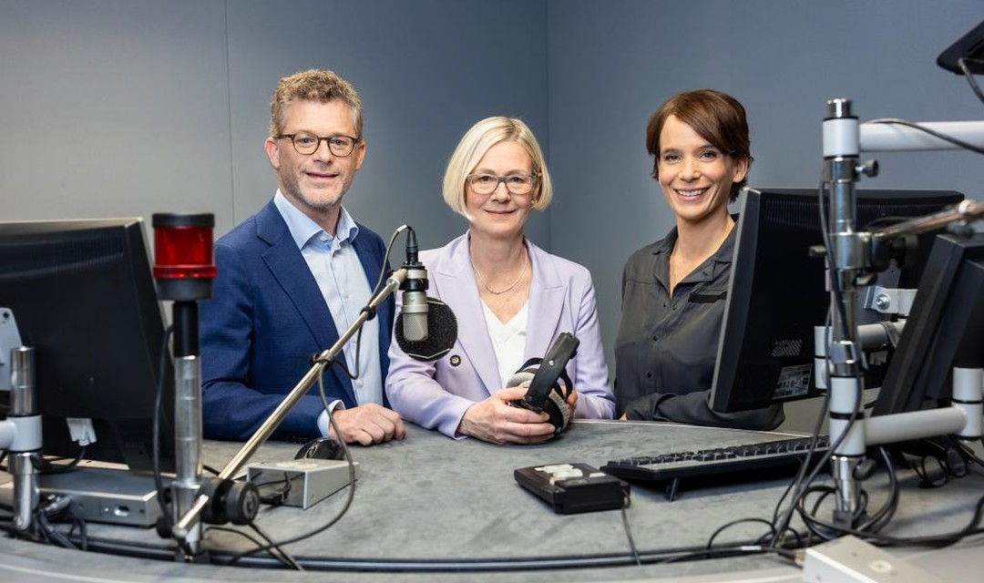 Das «Tagesgespräch»-Moderationsteam: v.l. David Karasek, Karoline Arn und Simone Hulliger