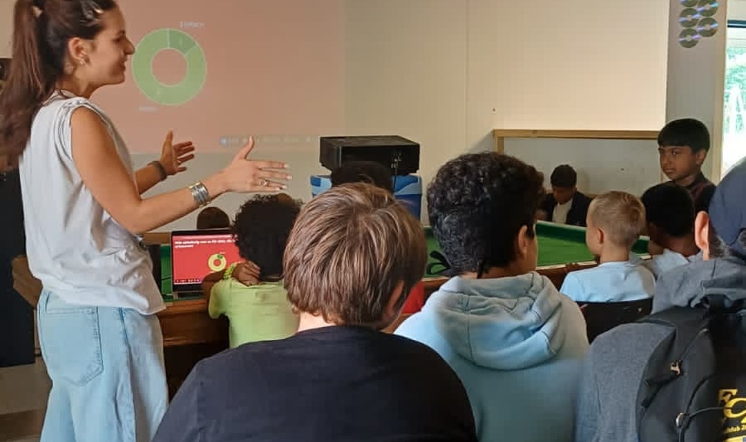 Bild von Zwischen Bots und KI-Fakes