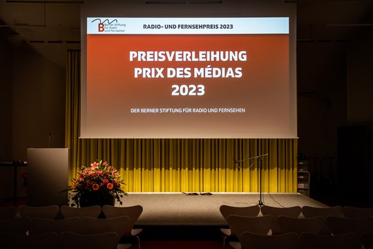Bild von SRF von Berner Stiftung für Radio und Fernsehen ausgezeichnet