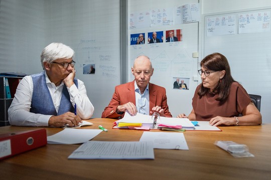 Bild von «SRF DOK»: FIFA – Das Monster