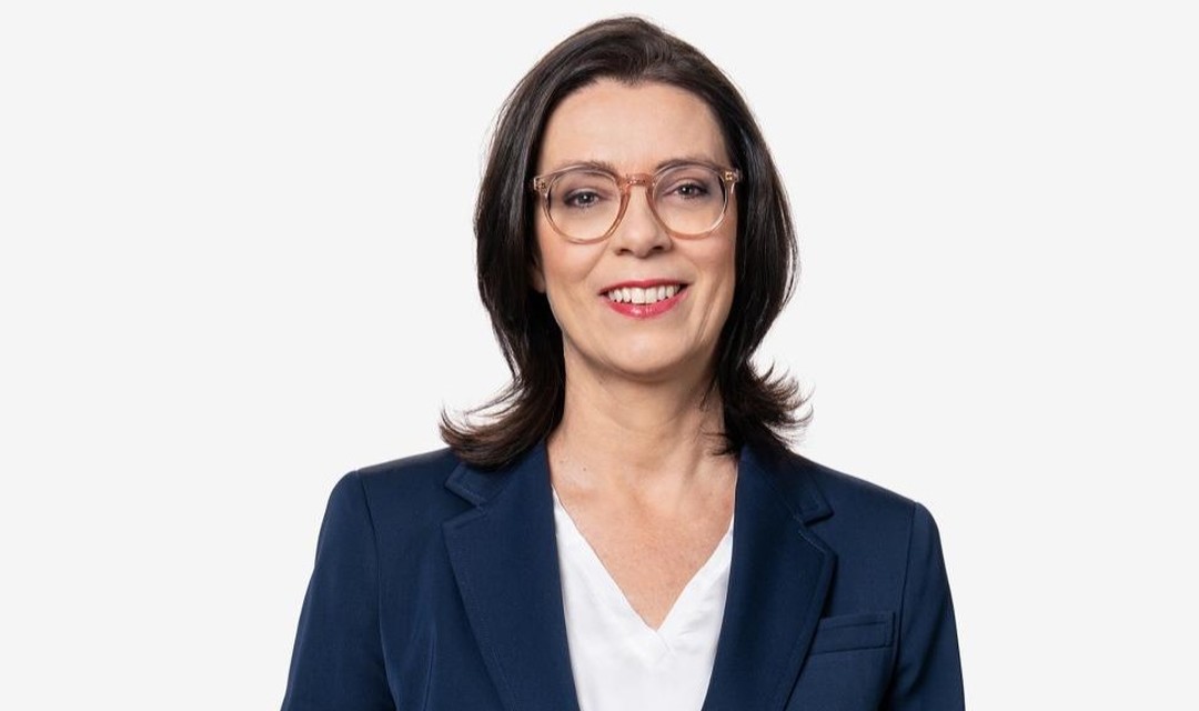 Alle zwei Jahre legt der Medienrat dazu einen Auftragsbericht vor. Grundlage dafür sind aktuelle wissenschaftliche Standards und im Medienstaatsvertrag festgelegte Kriterien. Der Bericht wird den Intendantinnen und Intendanten sowie den zuständigen Rundfunk-, Fernseh- und Hörfunkräten übergeben und anschliessend veröffentlicht.  «Mit Nathalie Wappler konnten die Gremienvertreterinnen und -vertreter der Landesrundfunkanstalten eine vielfach bewährte und ausgewiesene Fachfrau aus der Praxis des gemeinwohlorientierten Rundfunks – in Deutschland wie in der Schweiz – für den Medienrat gewinnen. Sie wird nicht nur die Erfahrungen aus dem Inneren des Medienbetriebs, sondern auch den Blick von aussen, aus dem Nachbarland, in seine Arbeit einbringen», sagt Klaus Sondergeld, Vorsitzender der GVK.  Der Medienrat stellt in Deutschland eine neue Kontrollebene dar und soll die Medienlandschaft des ÖRR insgesamt stärken, indem er unabhängig von den bisherigen Kontrollgremien arbeitet. Stellt das sech