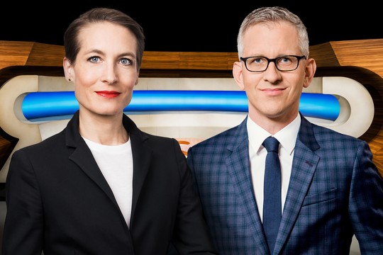 Bild von «Rundschau»: Neues Moderations-Duo mit Franziska Ramser und Gion-Duri Vincenz