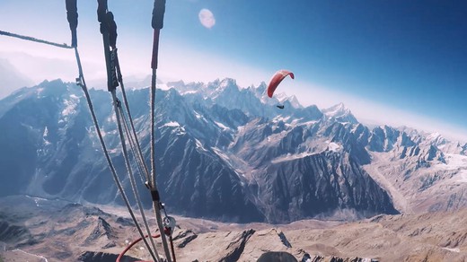 Bild von Fokus zum Thema «Wieder aufstehen»