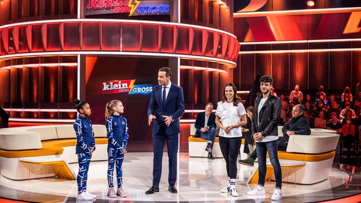 Bild von «Klein gegen Gross» mit Carl Lewis, Luca Hänni und Laurin aus Aesch ZH