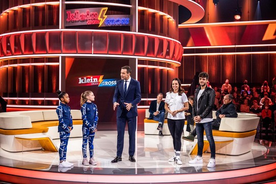 Bild von «Klein gegen Gross» mit Carl Lewis, Luca Hänni und Laurin aus Aesch ZH