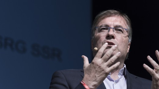 Bild von Man trug rot