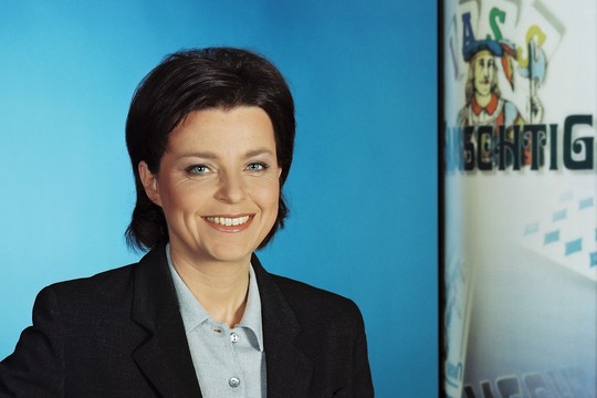 Bild von «Samschtig-Jass»: Fabienne Bamert mit früheren Gastgebern der Jass-Sendung