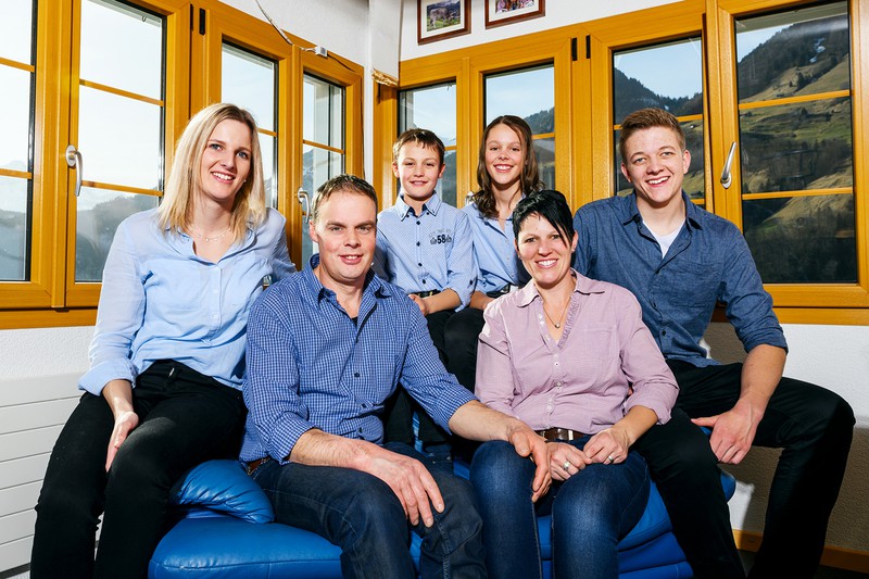 Familie Schallberger: Eltern Helen und Hansruedi und die Kinder Florian (11), Steffi (13), Jonas (21) und Andrea (21)