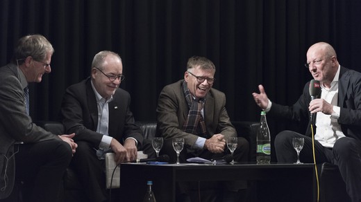 Bild von Medien zwischen Konkurrenzkampf und Kooperation