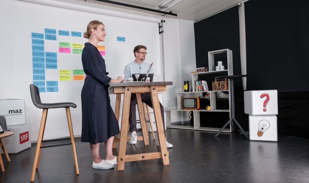 Das Moderations-Duo Viviane Aubert und Konrad Weber in Action