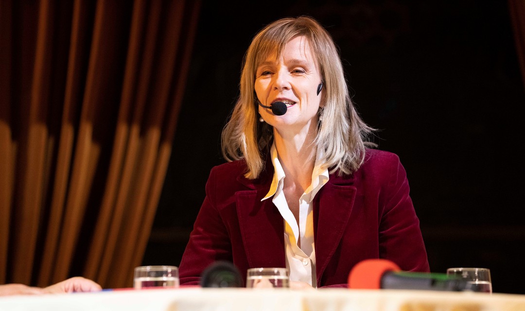 Bild von Bundeshauskorrespondentin Nathalie Christen zu Besuch im Rathaus Frauenfeld