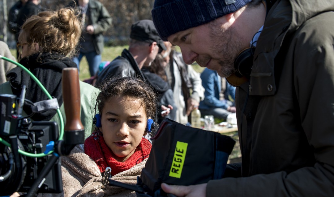 Die junge Michelle Halbheer läuft über den Zürcher Platzspitz