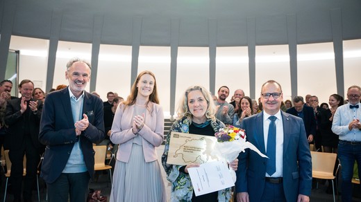 Bild von Medienpreis an Eveline Falk