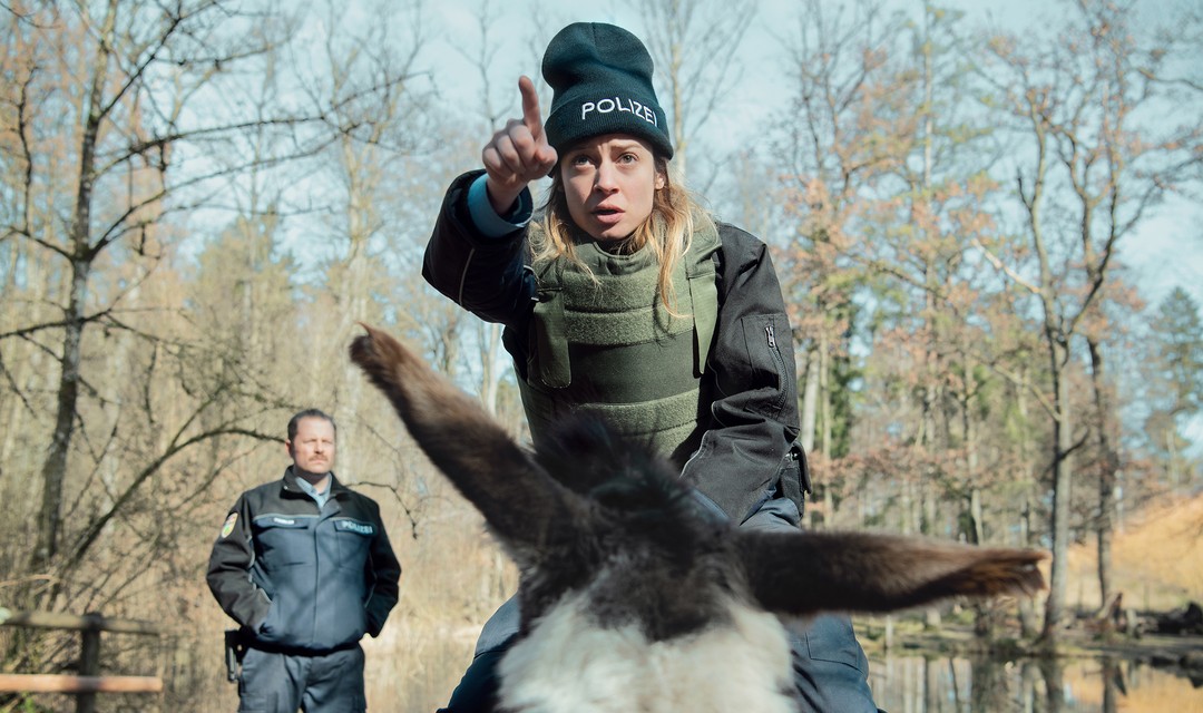 Gabriel Vetter als Kevin und Lara Stoll als Nico.