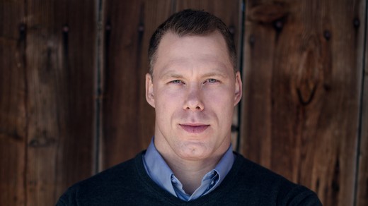 Bild von Matthias Sempach ergänzt das SRF-Expertenteam im Schwingen