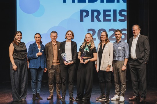 Bild von Medienpreis 2026 der SRG Zentralschweiz: Yves Demuth gewinnt in der Kategorie «Beste Recherche», Michèle Rüedi erhält Nachwuchspreis