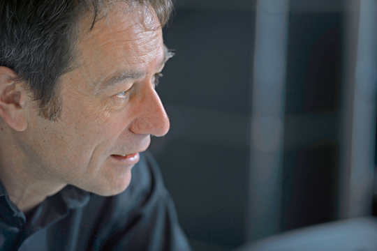 Bild von «Wir und die SVP» – SRF-Chefredaktor Tristan Brenn über eine publizistische Gratwanderung 