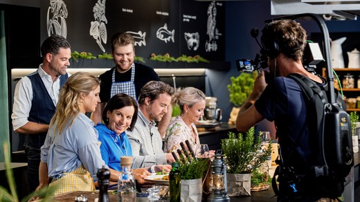 Bild von «Mini Chuchi, dini Chuchi» Spezial: Skistars messen sich in der Küche