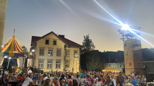 Bild von Mit Stift und Cap am «Donnschtig-Jass»