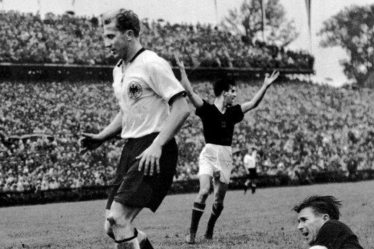 Bild von Fotos aus dem SRF-Archiv: Wie Zusammenhalt entsteht