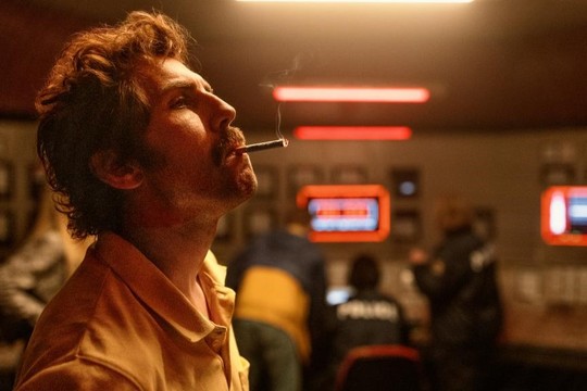 Bild von David Constantin aus «Tschugger» bester Darsteller beim «Schweizer Filmpreis 2025»