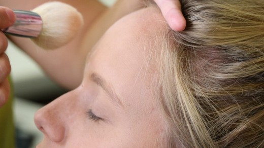 Bild von Aus der Maske #1: Raum der Verwandlung