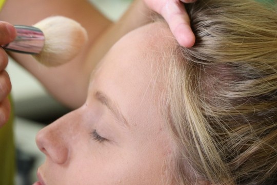 Bild von Aus der Maske #1: Raum der Verwandlung