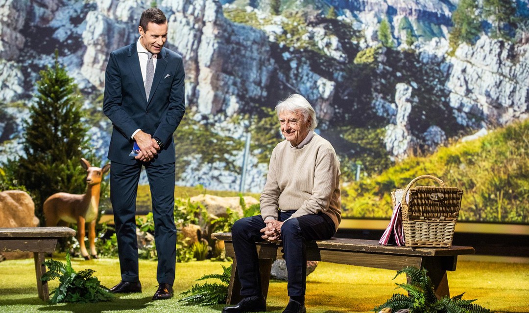 Moderator Kai Pflaume und Emil Steinberger beim "Bergbahn-Duell".