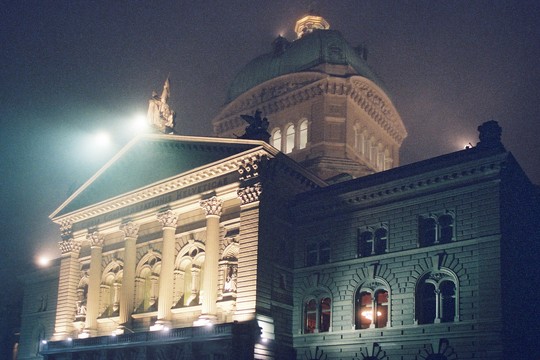 Bild von SRG und Politik: Die Herbstsession hat begonnen