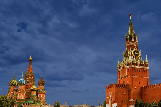 Bild von Kreml-Vertreter bei SRF: Deshalb ist Kritik am «Echo»-Interview unbegründet