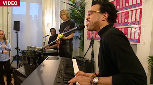 Bild von Wenn Weltstars in der Kantine singen | Tschüss Radiostudio Brunnenhof (2/5)