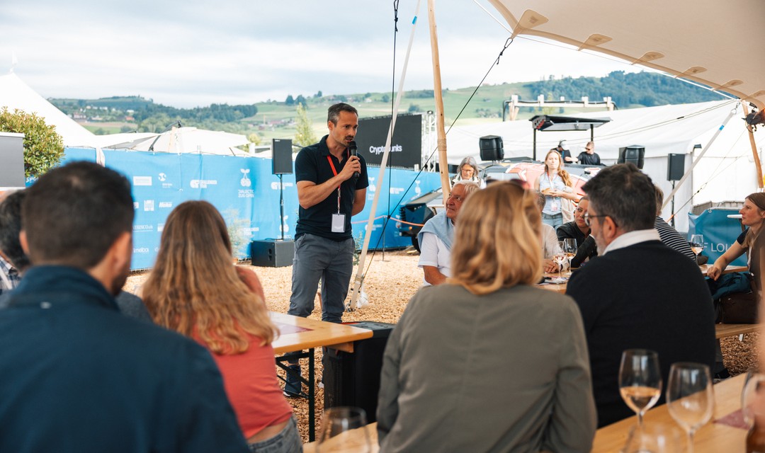 Bild von Gespannt wie ein Tennisracket: Die SRG Zug am «Zug Open» 2025