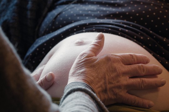 Bild von «SRF DOK»: Hebammen – Auf die Welt kommen