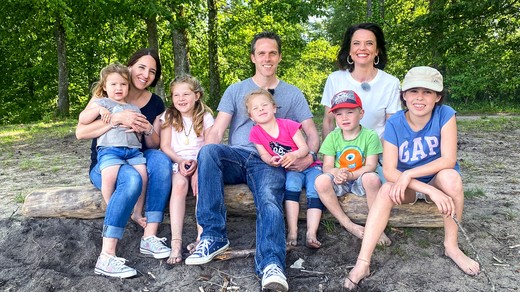 Bild von «Mona mittendrin»: Verwitwet mit Kindern – Wie geht das Leben für die Familie weiter?