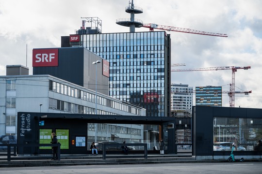 Bild von Nutzungsbilanz SRF 2022: 33,4 Prozent im TV, 52,3 Prozent im Radio